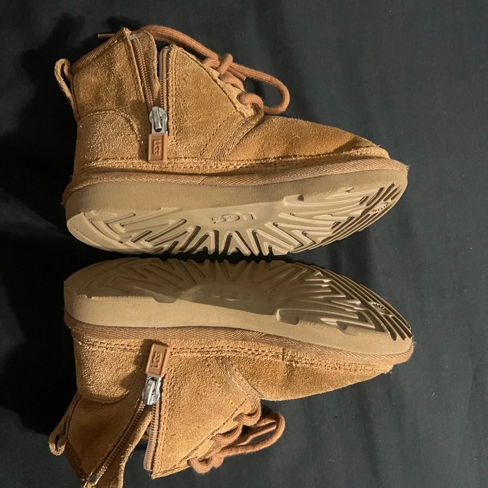 Little kids size 10 UGGS Neumel II Boots